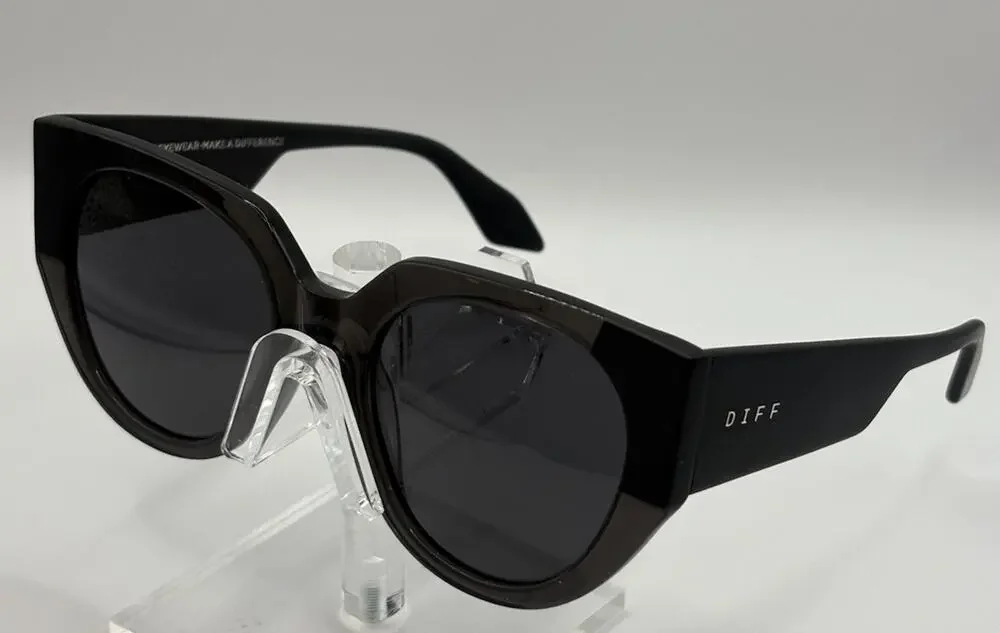DIFF Ivy Oversized Sunglasses Black Square 52-22-145